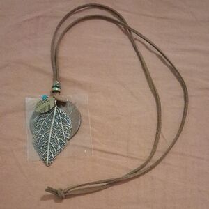 Silver Leaf Pendant Necklace